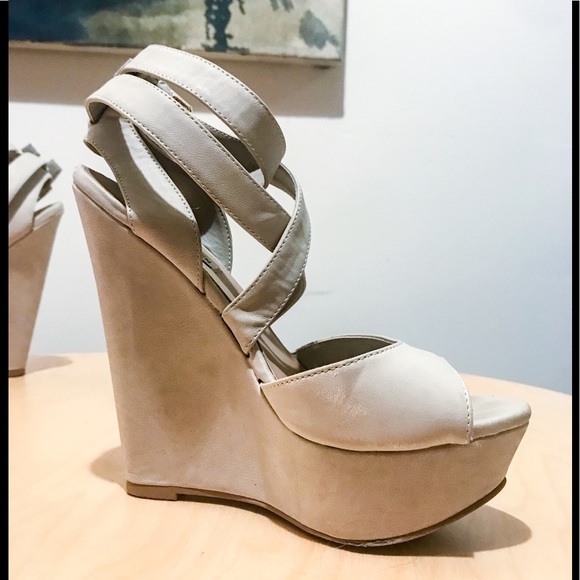 Steve Madden nude leather super high platforms - Picture 4 of 4